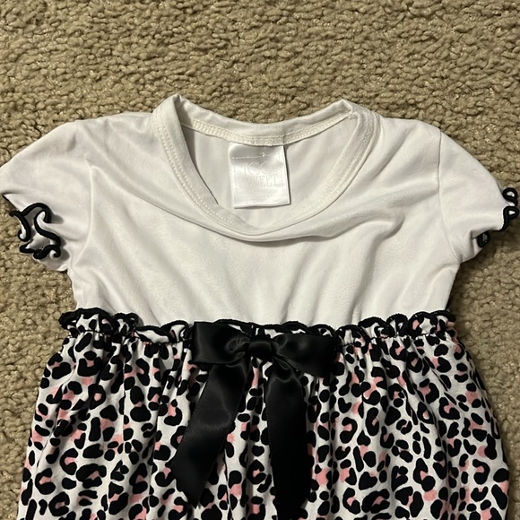 Baby girl 6 month pink leopard outfit - Picture 3 of 5